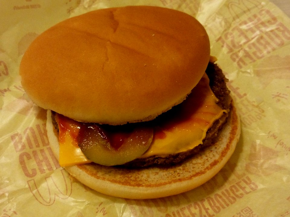 McDonald's Cheeseburger (2014-09-17)