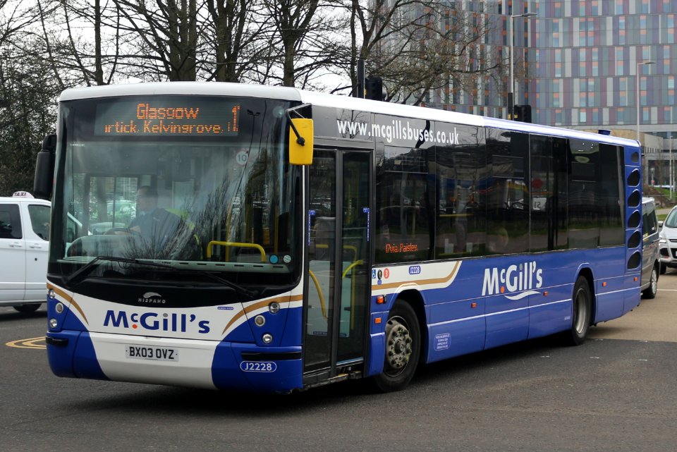 McGill's Buses BX03 OVZ (cropped)