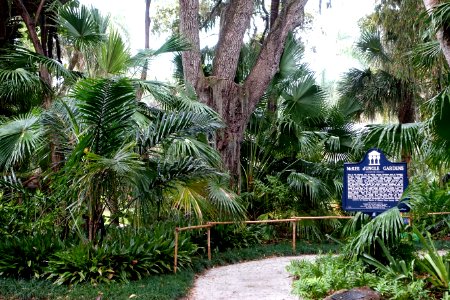 McKee Jungle Gardens historical marker - McKee Botanical Garden - Vero Beach, Florida - DSC03061