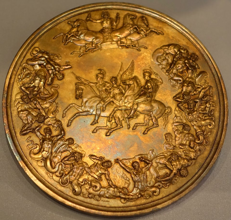 Medal commemorating the Battle of Waterloo, by Benedetto Pistrucci, 1815, gilt silver - Germanisches Nationalmuseum - Nuremberg, Germany - DSC03492