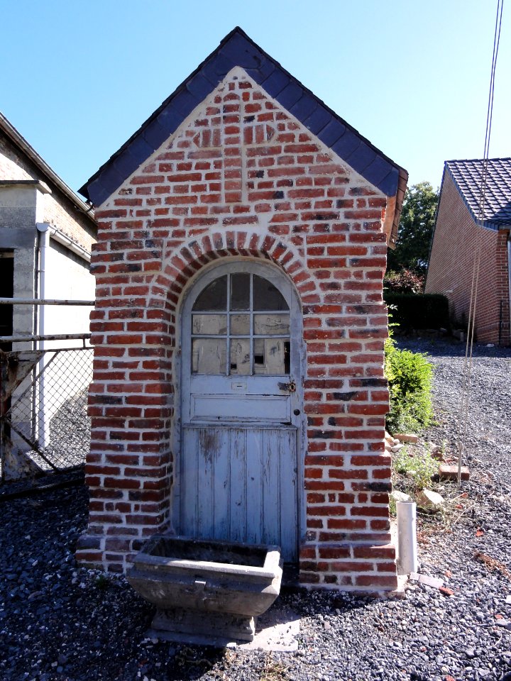 Mecquignies (Nord, Fr) chapelle, rue Magedeleine