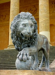 Medici lion - Stowe House - Buckinghamshire, England - DSC07241