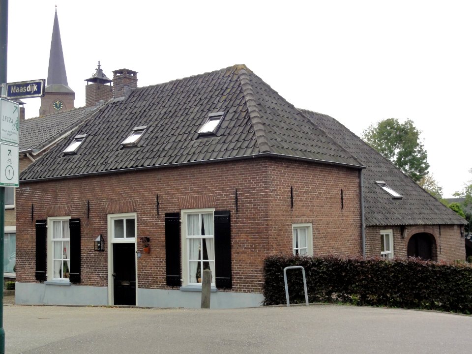 Megen rijksmonument 28526 Maasdijk 27