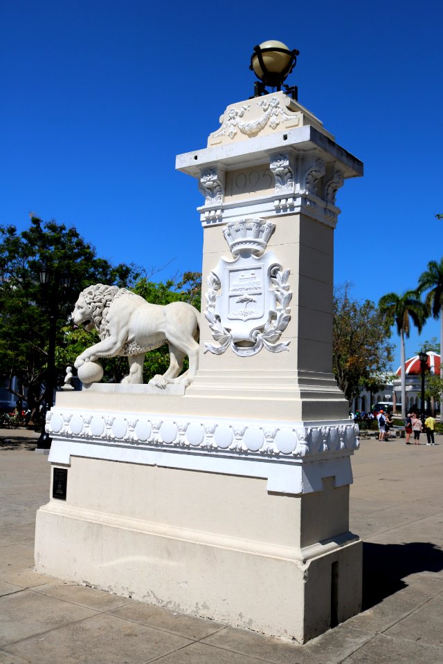 Medici lions - Cienfuegos - 02