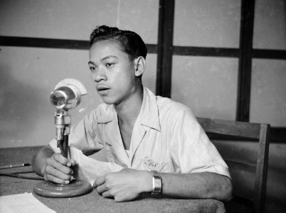 Medewerkenden van Radio-Padang. De Maleise omroeper Zakaria Zaad., Bestanddeelnr 14728