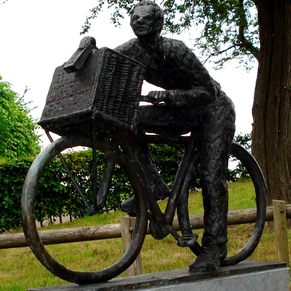 Megen, Hommage aux petits commerçants (Jac van Someren, 2003)
