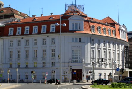 MDW Lothringerstrasse 18 (cropped)