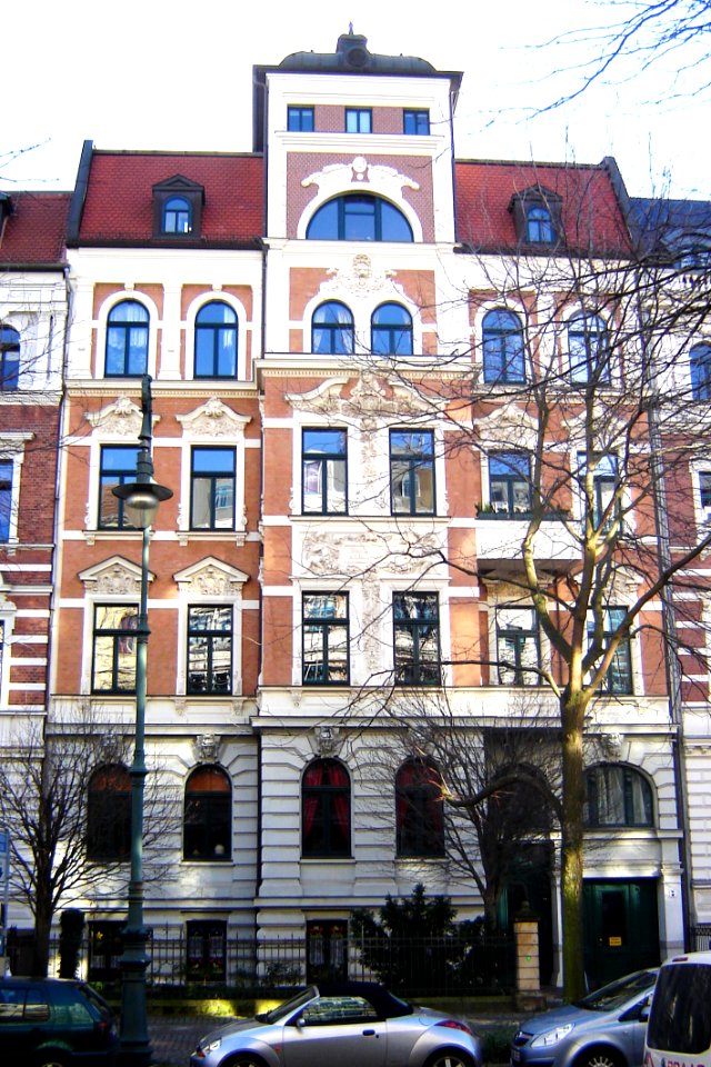 MD Hegelstr. 33