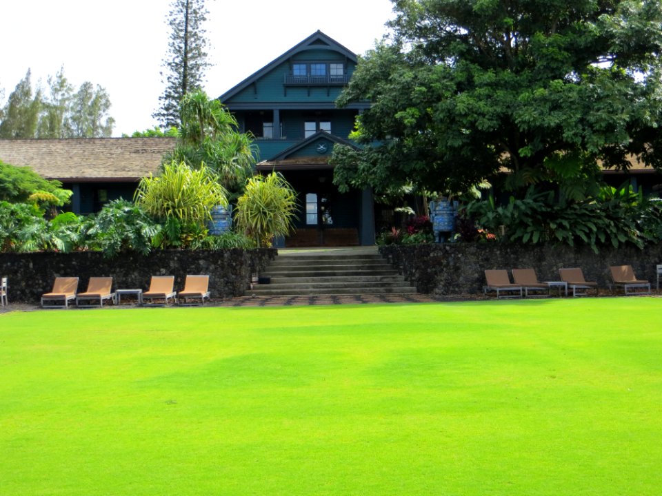 Maui-FredBaldwin-Memorial-Home-centerlawn