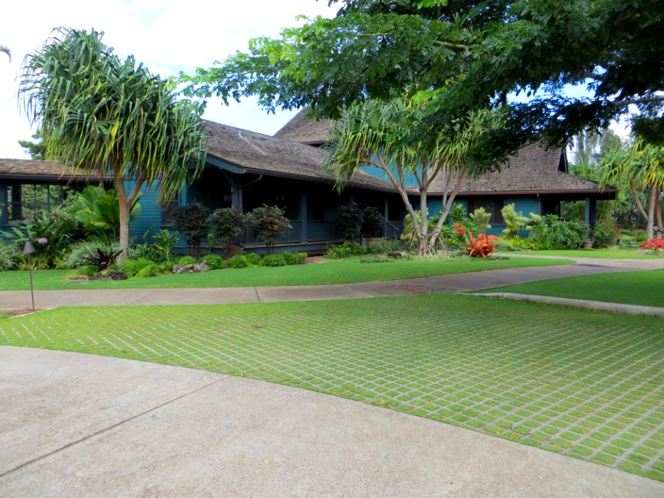 Maui-FredBaldwin-Memorial-Home-entrance