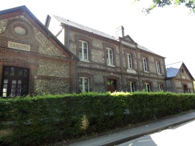Maulévrier-Sainte-Gertrude (Seine-Mar.) école des deux villages , ancienne mairie