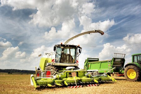 Grain harvest harvest vehicle photo