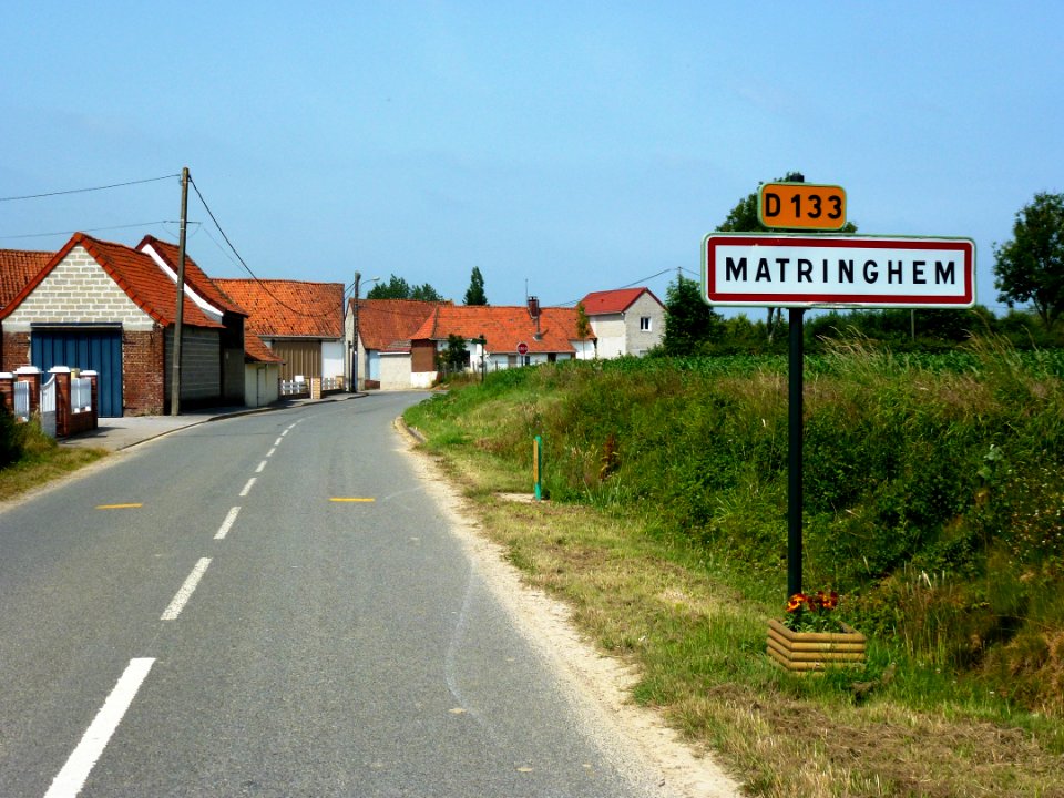 Matringhem (Pas-de-Calais, Fr) city limit sign
