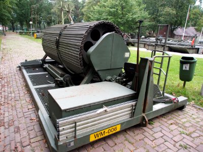 Mattenlegmodule voor verharding van wegen, Geniemuseum Vught, photo 2