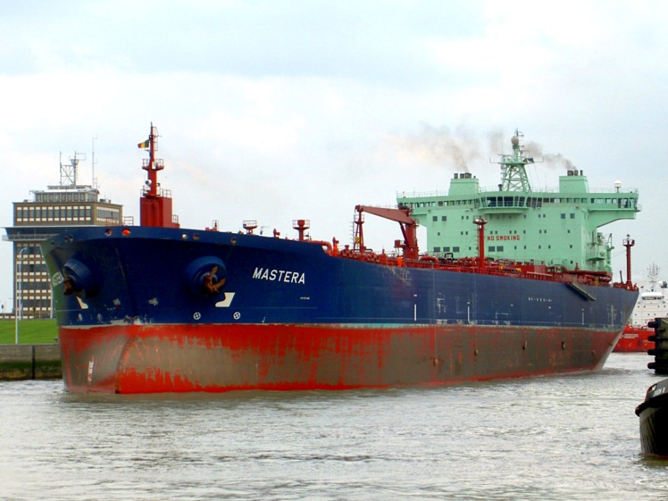 Mastera out of the Berendrecht locks, Antwerp, Belgium 26-Apr-2005