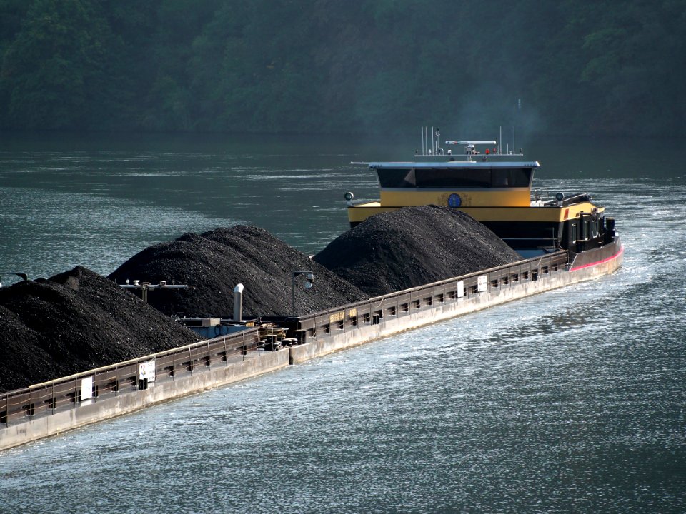Matura ENI 04806140 & Futura ENI 04806130 on the river Mosel, photo 3