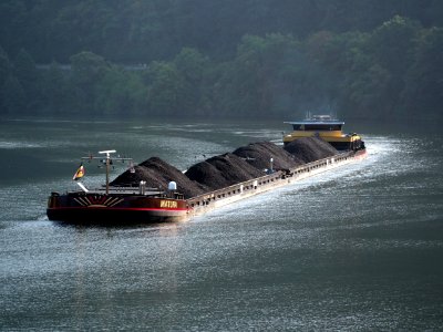 Matura ENI 04806140 & Futura ENI 04806130 on the river Mosel, photo 1 photo