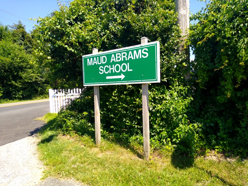 Maud Abrams School sign