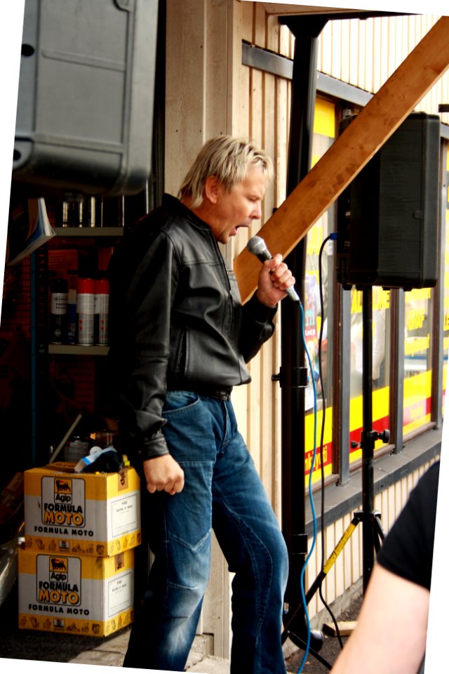 Matti Nykänen performing in Kirkkonummi 0517