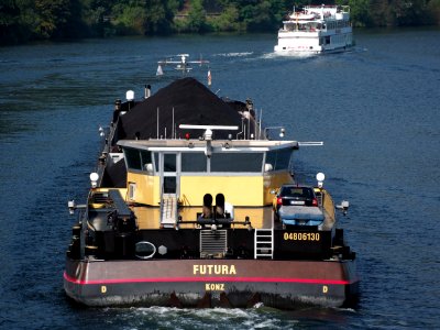 Matura ENI 04806140 & Futura ENI 04806130 on the river Mosel, photo 6