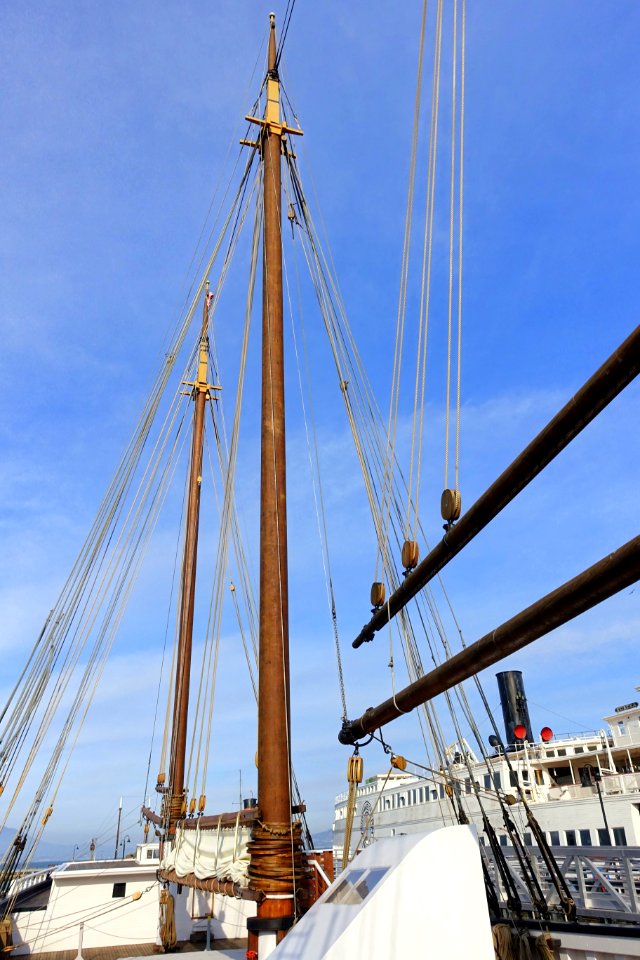 Masts, C.A. Thayer (ship, 1895) - Hyde Street Pier - San Francisco, CA - DSC02167