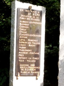 Maubert-Fontaine (Ardennes) memorial Forêt des Pothees, détail texte