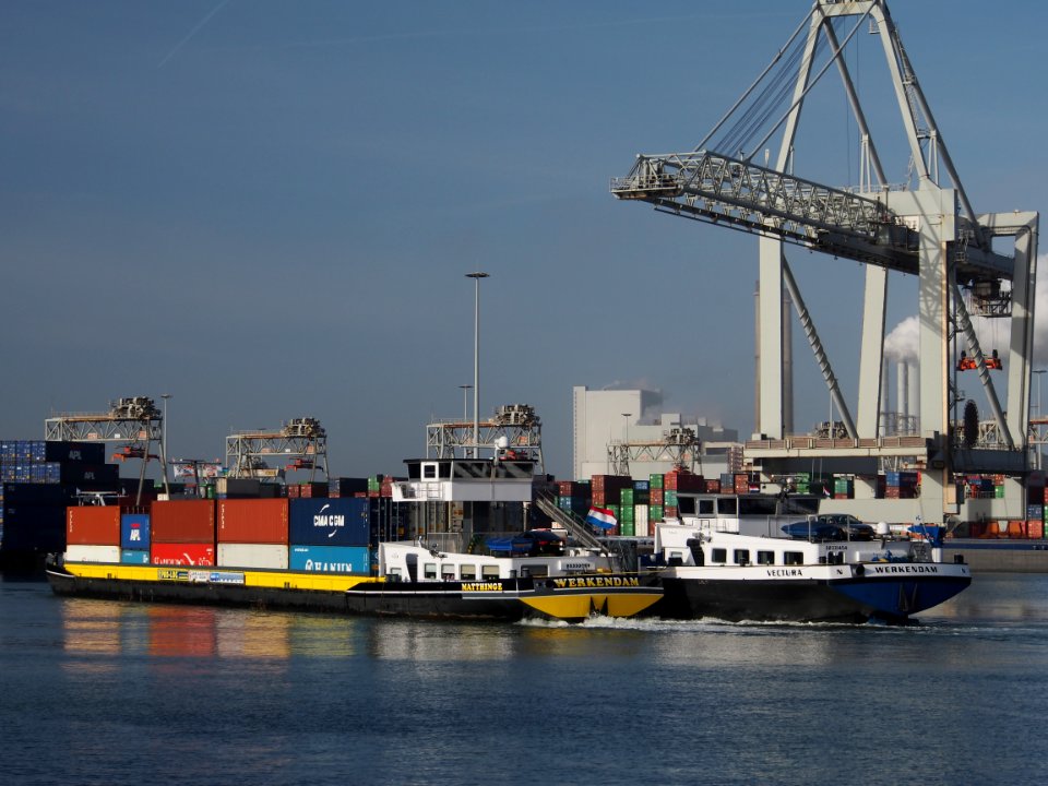 Matthinge (ship, 2011) ENI 02333789 & Vectura (ship, 2009) ENI 02331454 Port of Rotterdam pic3