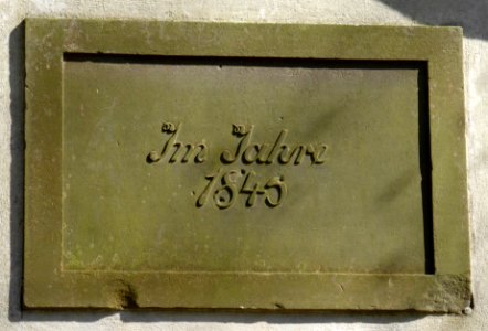 Mausoleum von Hodenberg, Sandsteintafel rechts