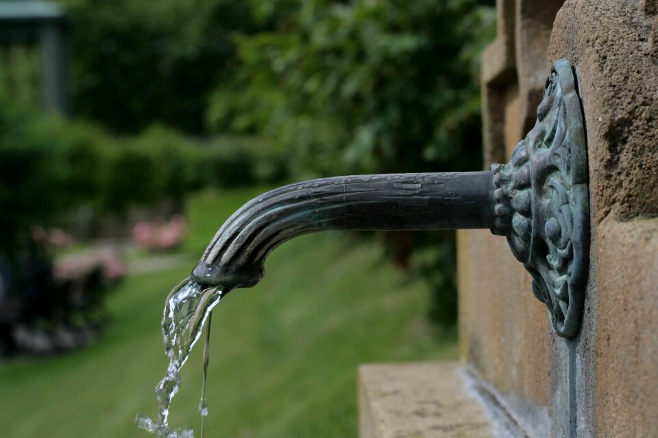 Water fountain water dispenser water jet