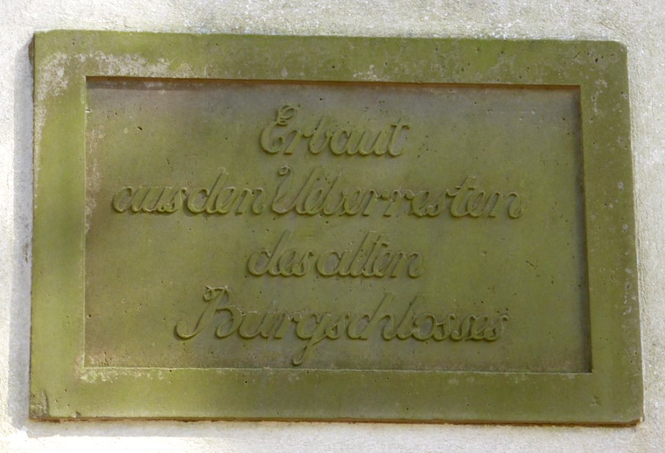 Mausoleum von Hodenberg, Sandsteintafel links