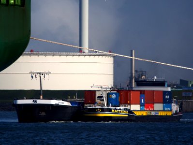 Matthinge (ship, 2011) ENI 02333789 & Vectura (ship, 2009) ENI 02331454 Port of Rotterdam pic1