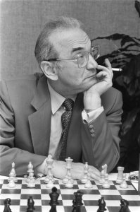 Max Euwe Schaakvierkamp in Amsterdam Kortsjnoj (close), Bestanddeelnr 933-9735