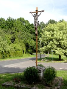 Mauregny-en-Haye (Aisne) croix de chemin est