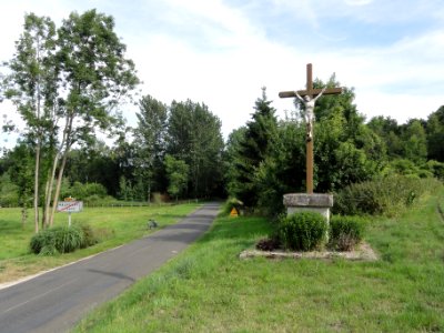 Mauregny-en-Haye (Aisne) croix de chemin ouest