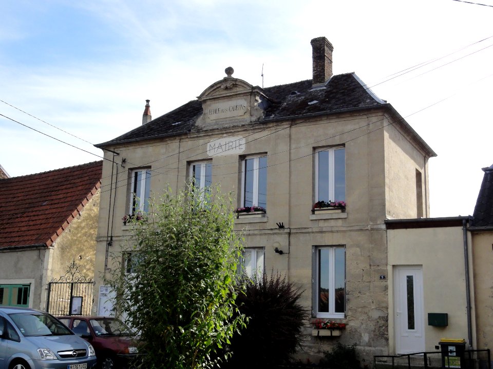 Mauregny-en-Haye (Aisne) mairie-école