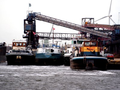 Maurice ENI 03110168, Katrina ENI 02103640, Festina Lente ENI 02308855 in de Sonthaven, Port of Amsterdam