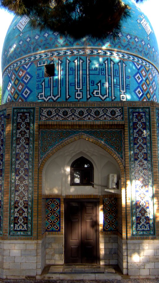 Mausoleum of Attar - East view - Morning - Nishapur 01