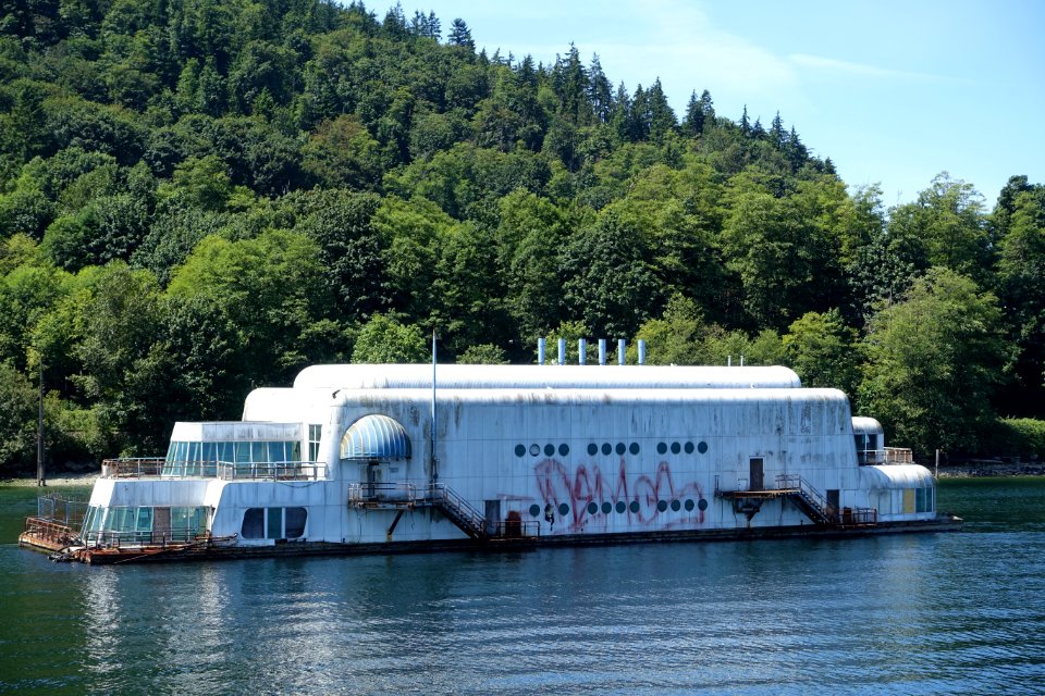 McBarge - Burrard Inlet, Vancouver, Canada - DSC09418
