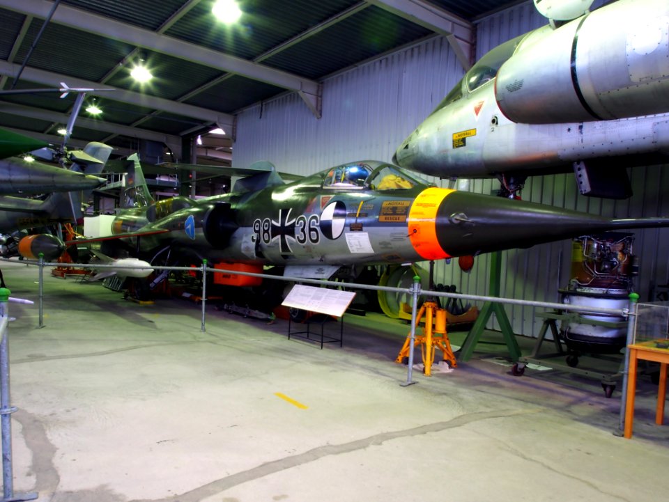 MBB F-104 CCV 98+36 pic1
