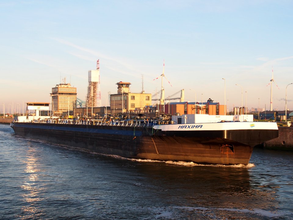 Maxima (ship, 2003), ENI 02325735, Port of Antwerp