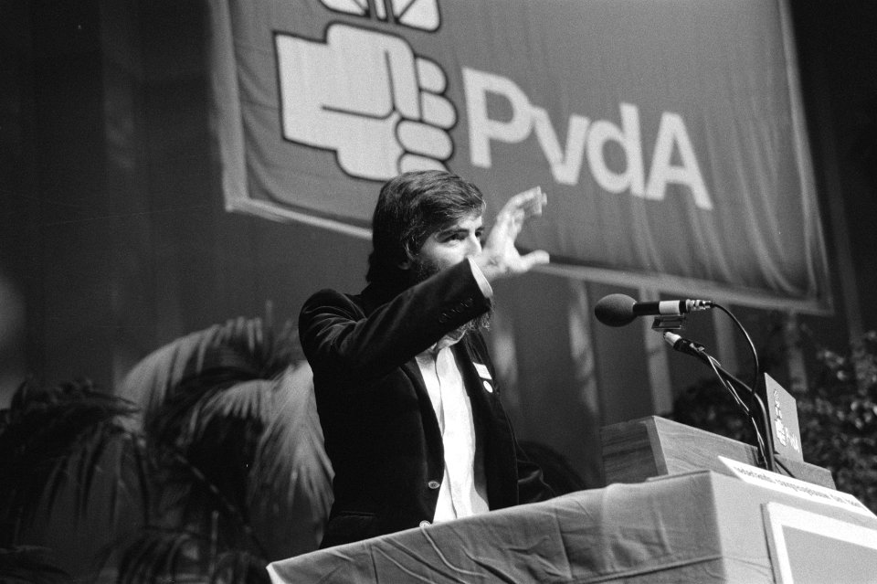Max van den Berg tijdens zijn openingstoespraak, Bestanddeelnr 931-7581