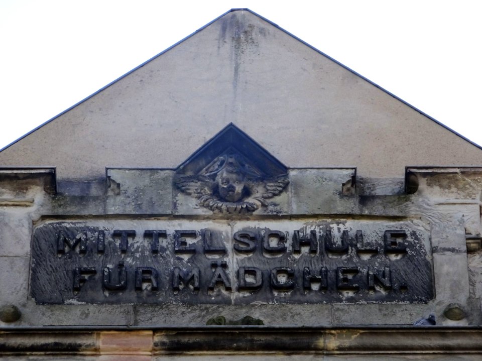 Max-Planck-Gymnasium Göttingen Albanikirchhof Detail2