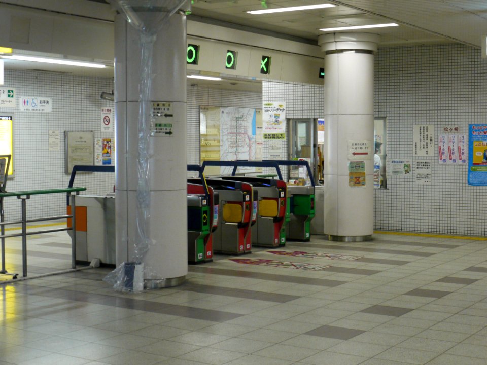 Matsugasaki Station ticket gates inside