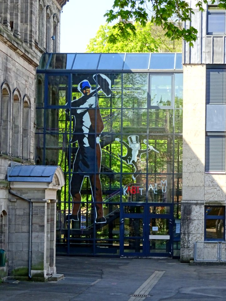 Max-Planck-Gymnasium Göttingen Altbau Neubau1
