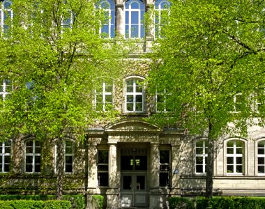Max-Planck-Gymnasium Göttingen Haupteingang1 photo