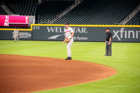 May 2017 GT vs. UGA baseball - UGA infielder