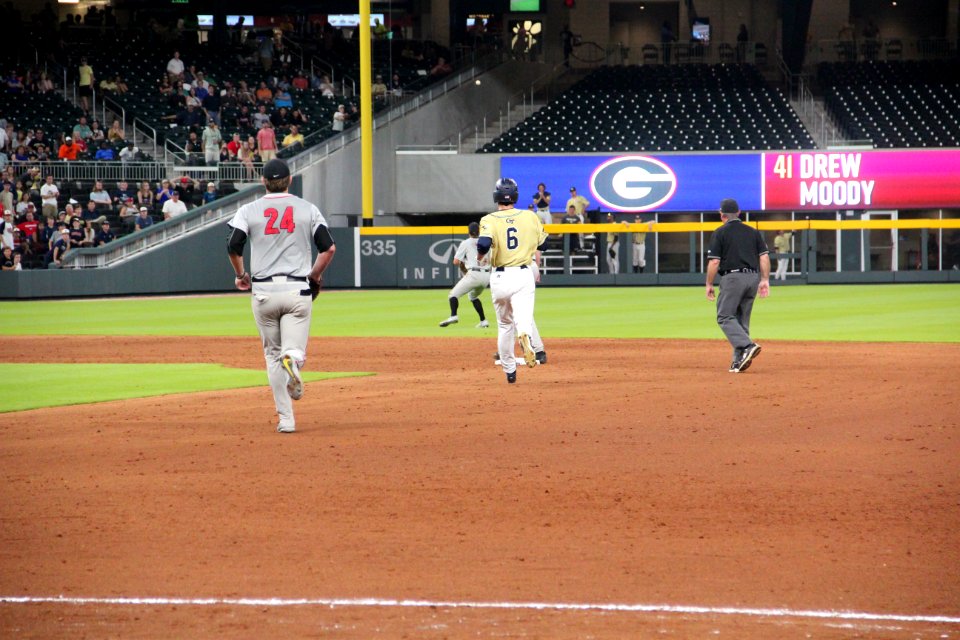 May 2017 GT vs. UGA baseball - Ryan Peurifoy headed towards second