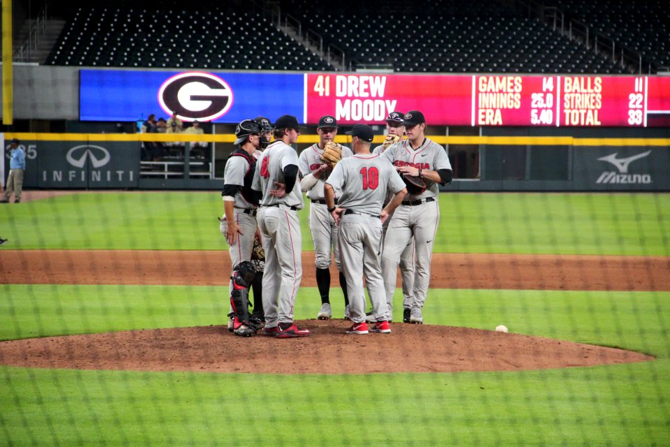 May 2017 GT vs. UGA baseball - Mound meeting