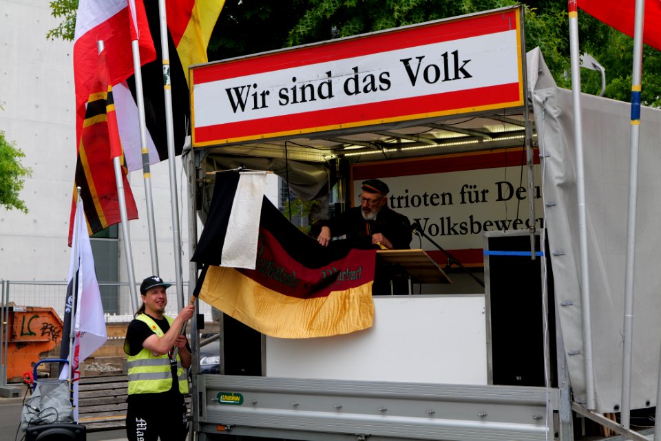 Monarchist protest Berlin 2020-05-23 03