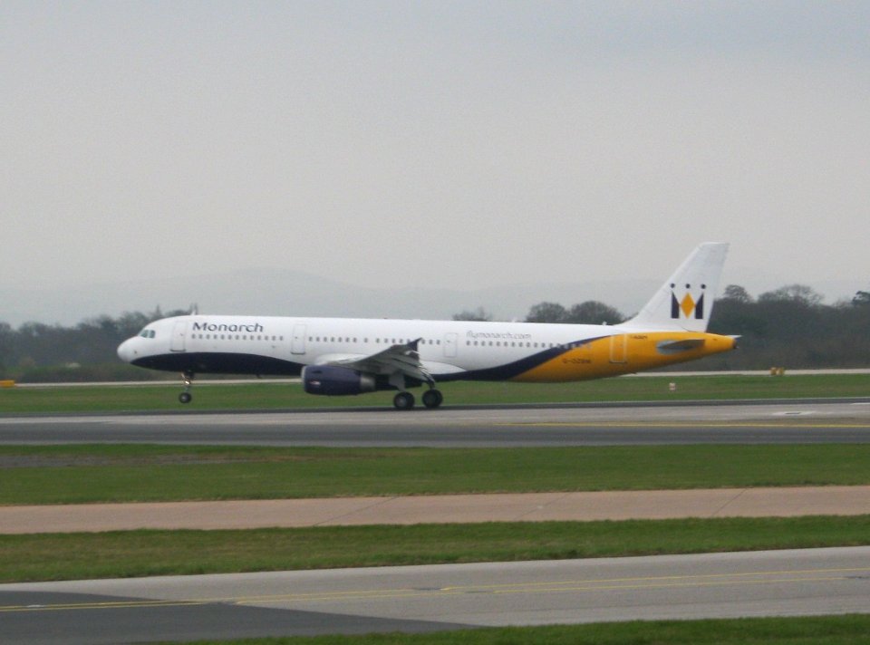 Monarch G-OZBM Landing